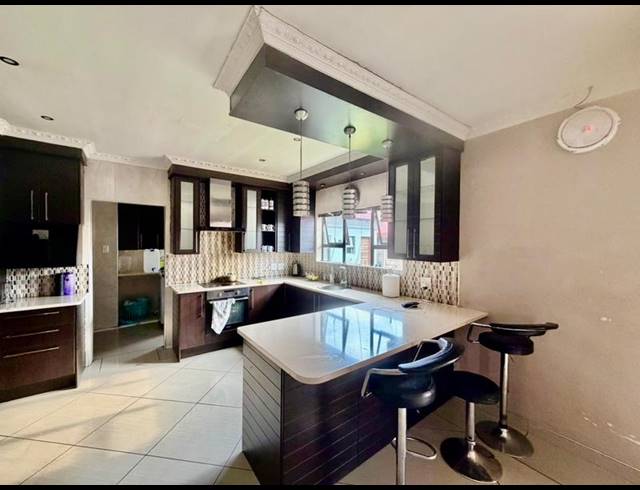 3 BEDROOM HOUSE FOR SALE IN VANDERBIJLPARK SE 6